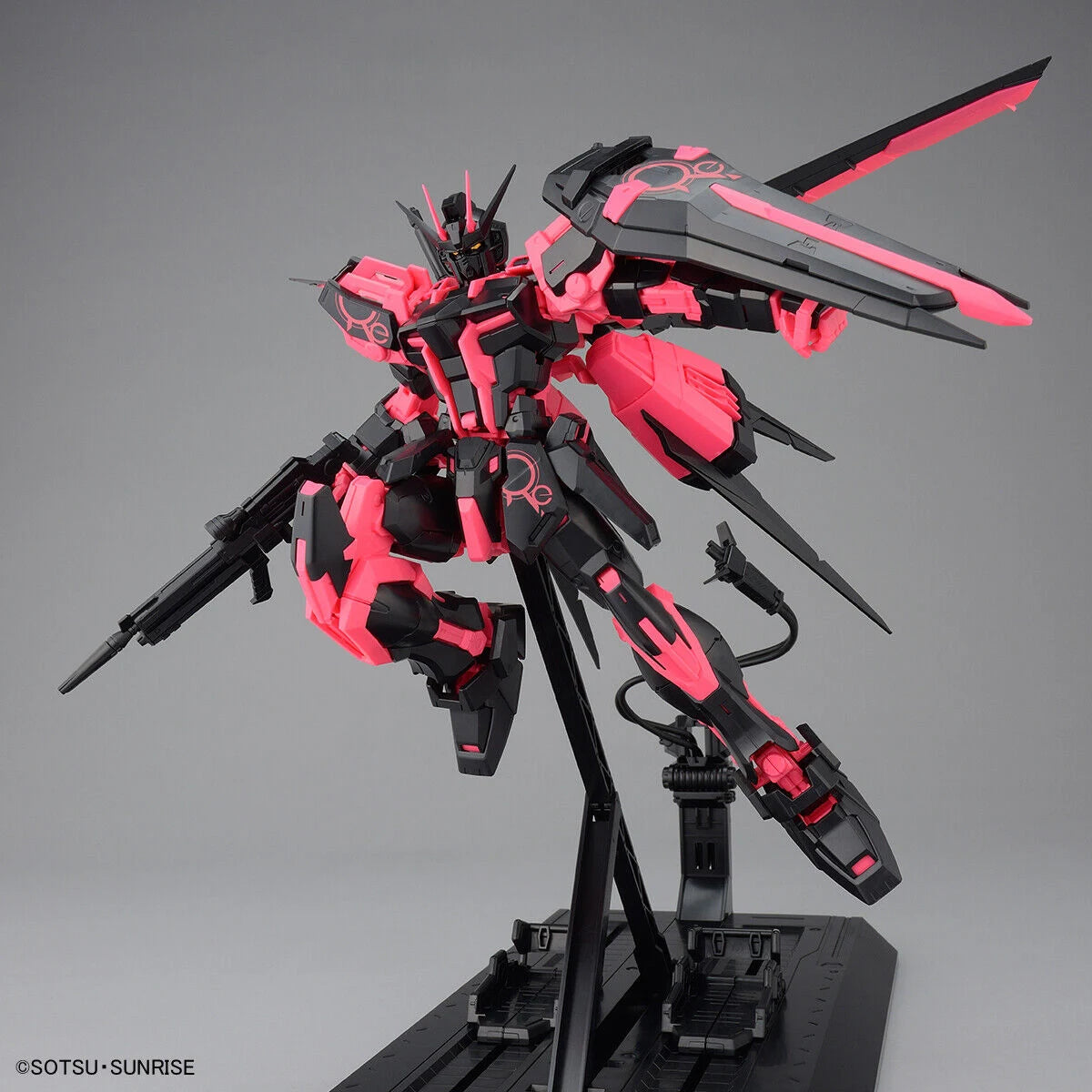 MG 1/100 Aile Strike Gundam Ver. RM [Recirculation Ver/ Neon Pink]